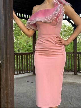 One-Shoulder Pink Midi Dress with Ruffled Detail